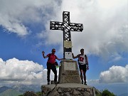 02 Alla croce di vetta di Cima Alben (2019 m)